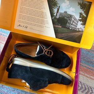 Midnight blue suede Hubbard women’s shoes